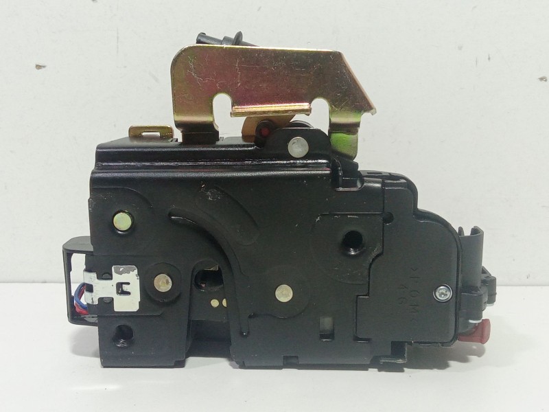 Recambio de cerradura puerta delantera izquierda para audi a4 berlina (8e) 2.0 tdi referencia OEM IAM 4B1837015G  