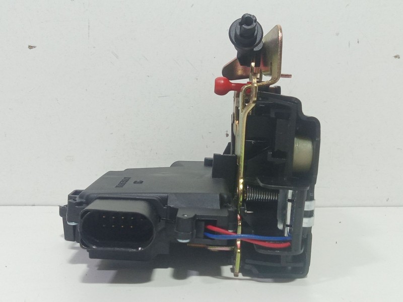 Recambio de cerradura puerta delantera izquierda para audi a4 berlina (8e) 2.0 tdi referencia OEM IAM 4B1837015G  