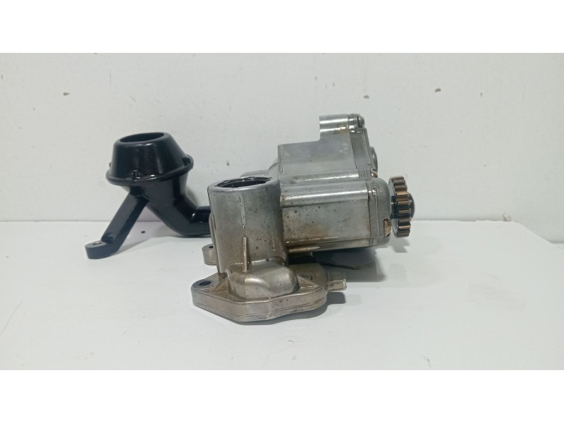 Recambio de bomba aceite para volkswagen passat alltrack b7 (365) 1.8 tsi referencia OEM IAM 06J115106AB  