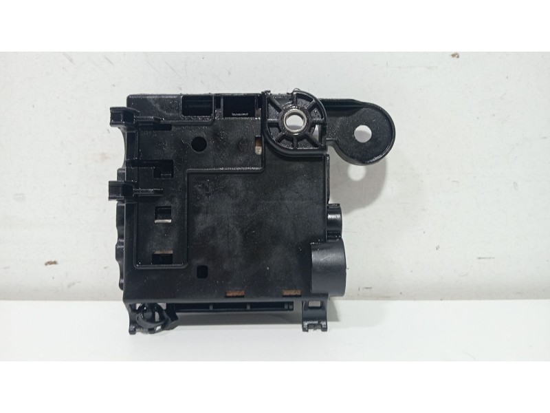 Recambio de caja reles / fusibles para audi a5 (8t3) 2.0 tdi referencia OEM IAM 8K0937517A  
