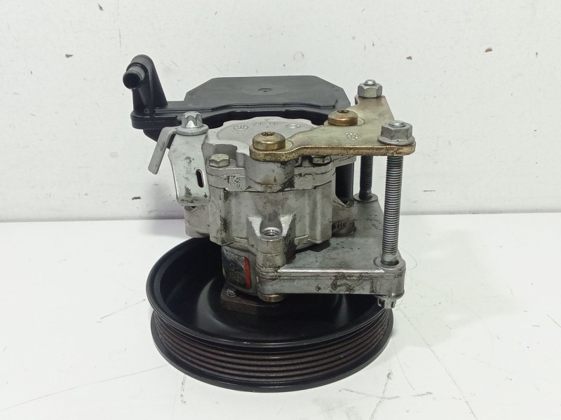Recambio de bomba direccion para mercedes-benz vito (w638) combi 110 d  (638.174) referencia OEM IAM A6042360010  