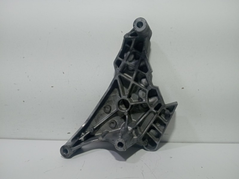 Recambio de soporte motor para seat leon (1p1) 1.9 tdi referencia OEM IAM 03G199207F  