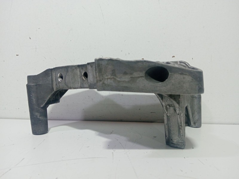 Recambio de soporte motor para seat leon (1p1) 1.9 tdi referencia OEM IAM 03G199207F  