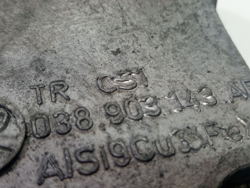 Recambio de soporte alternador para audi a3 (8p1) 2.0 tdi referencia OEM IAM 038903143  