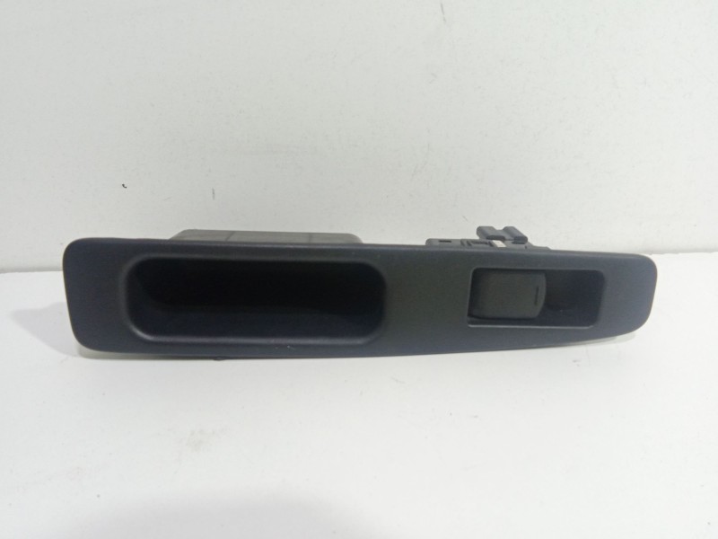 Recambio de mando elevalunas trasero izquierdo para nissan qashqai i (j10, nj10) 1.5 dci referencia OEM IAM Motor K9K.  