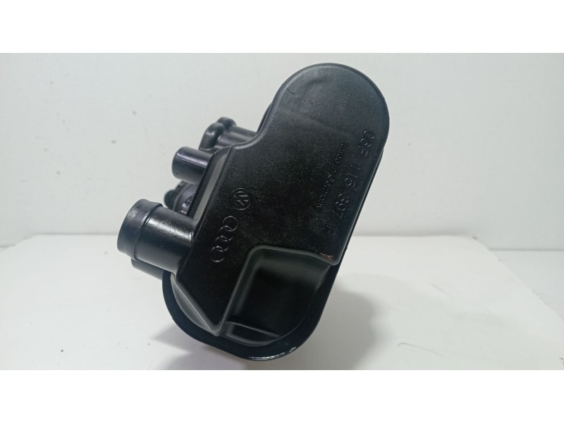 Recambio de soporte filtro aceite para volkswagen golf v (1k1) 2.0 fsi referencia OEM IAM 06F115397F  