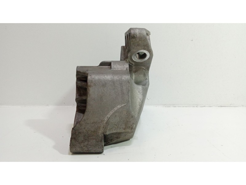 Recambio de soporte motor para volkswagen passat b6 (3c2) 2.0 fsi referencia OEM IAM 06F199207H  