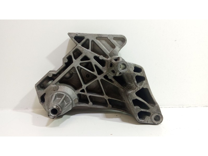 Recambio de soporte motor para volkswagen passat b6 (3c2) 2.0 fsi referencia OEM IAM 06F199207H  