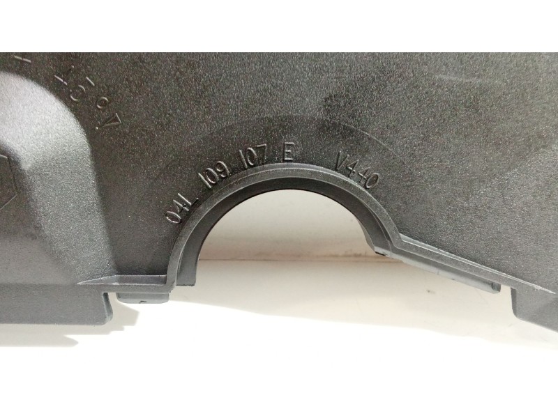 Recambio de tapa motor para volkswagen golf vii (5g1, bq1, be1, be2) 1.6 tdi referencia OEM IAM 04L109107E  