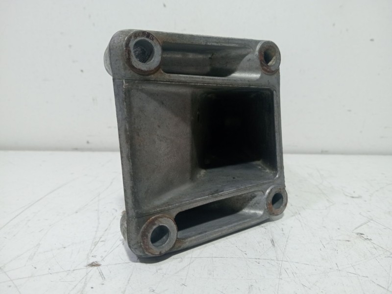 Recambio de soporte motor izquierdo para mercedes-benz sprinter (w901,w903) combi 2.9 turbodiesel referencia OEM IAM A6112230404