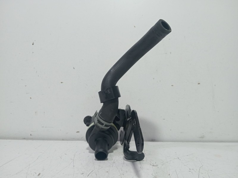 Recambio de bomba agua para seat ibiza (6j5) referencia OEM IAM 6R0965561A  