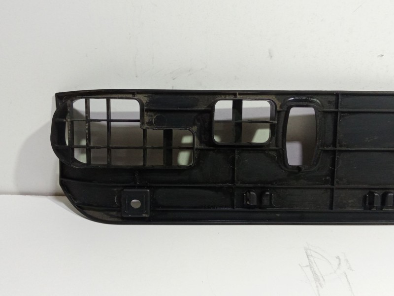 Recambio de moldura para mercedes-benz clase b sports tourer (w246, w242) b 180 cdi (246.200) referencia OEM IAM A2466800606  