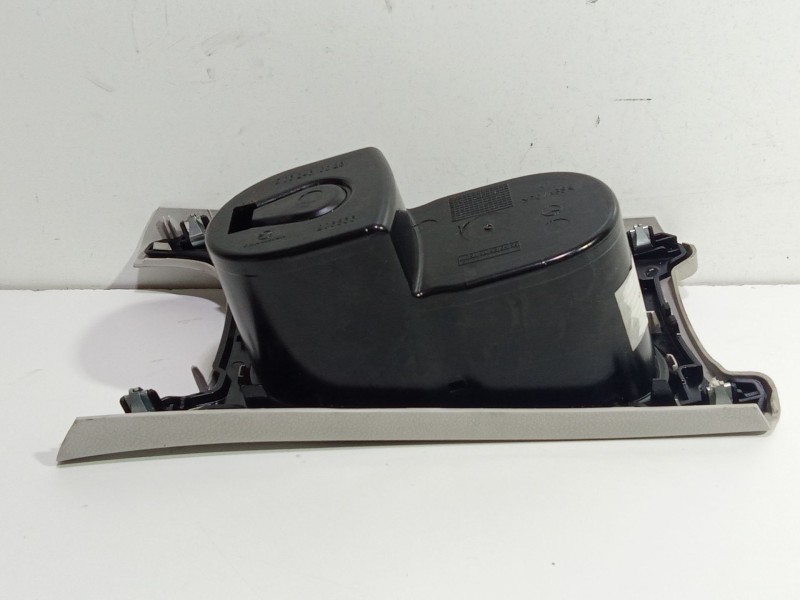 Recambio de moldura para mercedes-benz clase b sports tourer (w246, w242) b 180 cdi (246.200) referencia OEM IAM A2466800810  