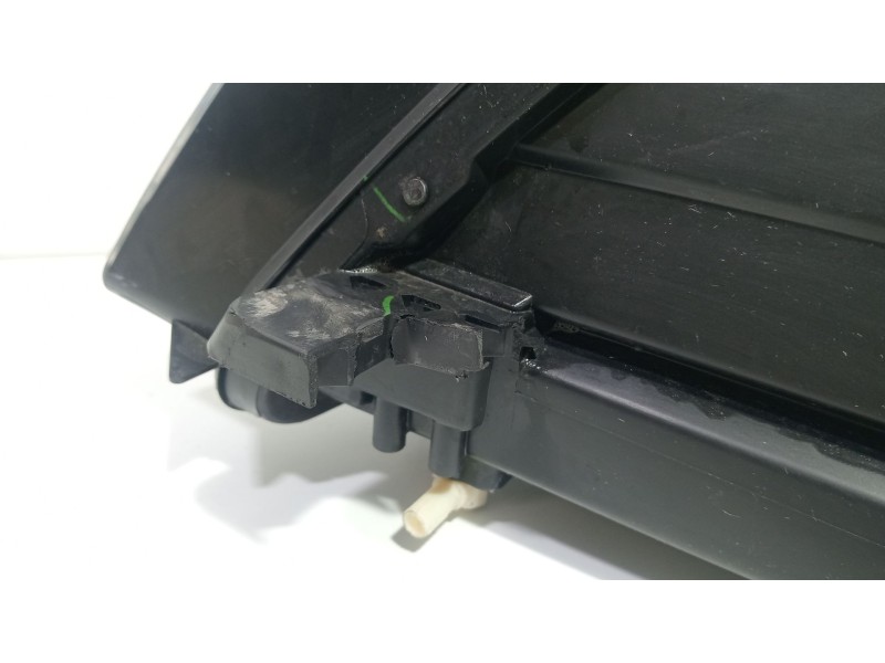 Recambio de faro derecho para audi a3 (8p1) 1.6 tdi referencia OEM IAM 8P0941004BQ  