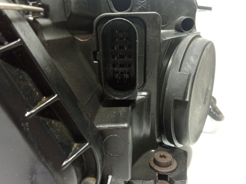 Recambio de faro izquierdo para audi a3 (8p1) 1.6 tdi referencia OEM IAM 8P0941003BQ  
