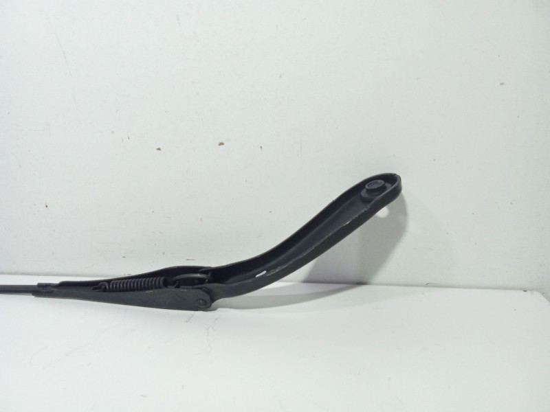 Recambio de brazo limpia delantero izquierdo para bmw 3 (f30, f80) 318 d referencia OEM IAM 000026577B  