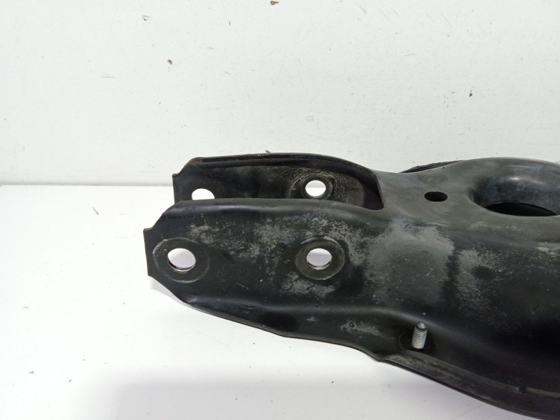 Recambio de brazo suspension inferior trasero izquierdo para bmw 3 (f30, f80) 318 d referencia OEM IAM 6867540  