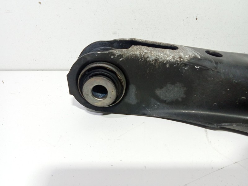 Recambio de brazo suspension inferior trasero izquierdo para bmw 3 (f30, f80) 318 d referencia OEM IAM 6867540  