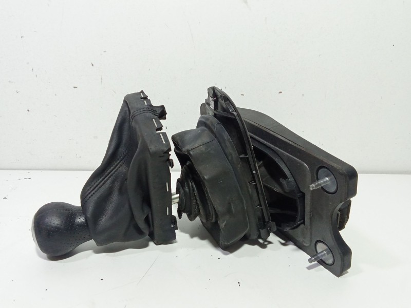 Recambio de palanca cambio para audi a5 (8t3) 2.0 tdi referencia OEM IAM 8K0711025M  