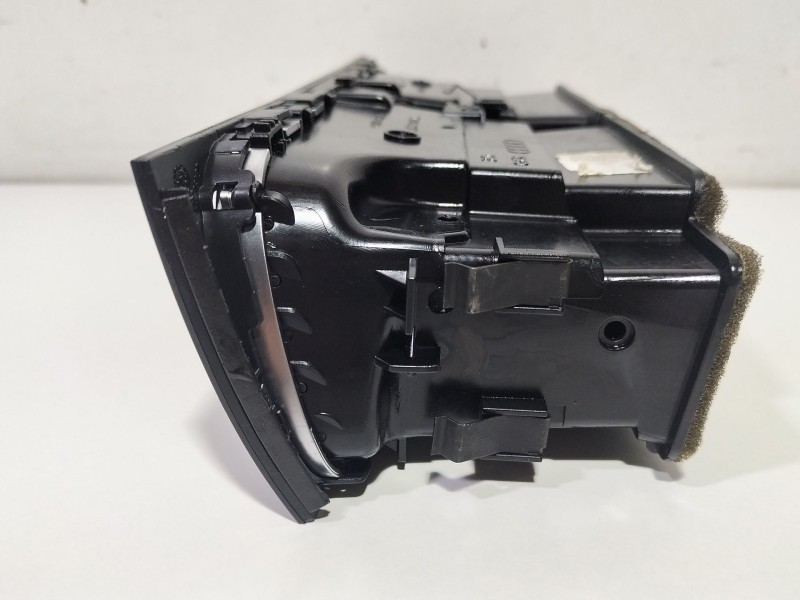 Recambio de rejilla aireadora para audi a5 (8t3) 2.0 tdi referencia OEM IAM 8T1820951C  