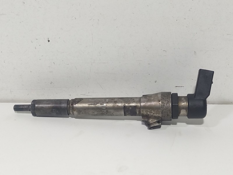 Recambio de inyector para renault scenic ii 1.5 dci diesel referencia OEM IAM 8200380253  