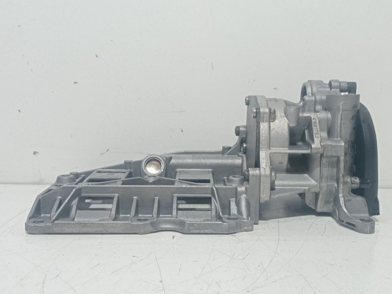 Recambio de bomba aceite para bmw serie 1 lim. (f20) 116d referencia OEM IAM 7810823  