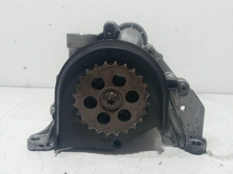Recambio de bomba aceite para bmw serie 1 lim. (f20) 116d referencia OEM IAM 7810823  