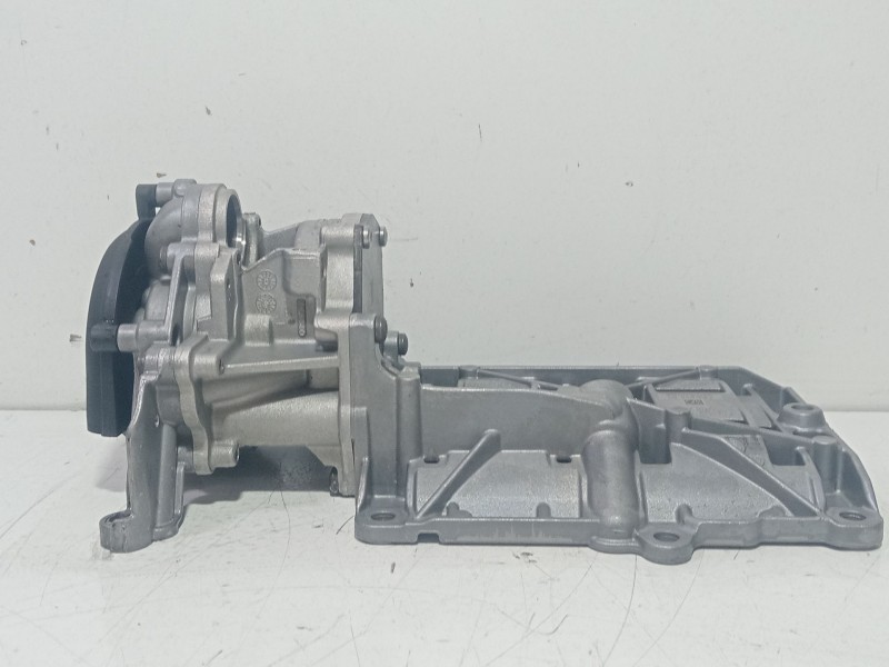 Recambio de bomba aceite para bmw serie 1 lim. (f20) 116d referencia OEM IAM 7810823  