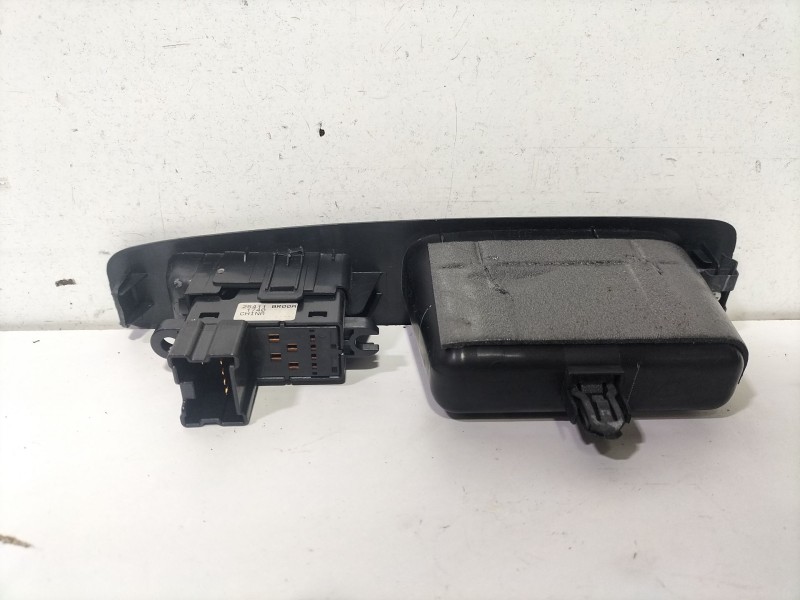 Recambio de mando elevalunas trasero derecho para nissan qashqai i (j10, nj10) 1.5 dci referencia OEM IAM QASHQAI I (J10 NJ10) 1
