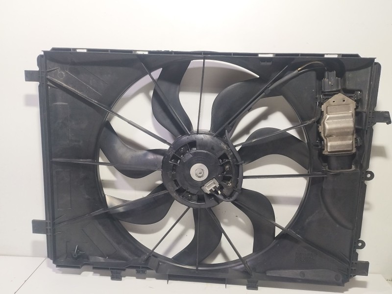 Recambio de electroventilador para mercedes-benz clase b (w246) b 200 cdi (246.208) referencia OEM IAM A2465000064  