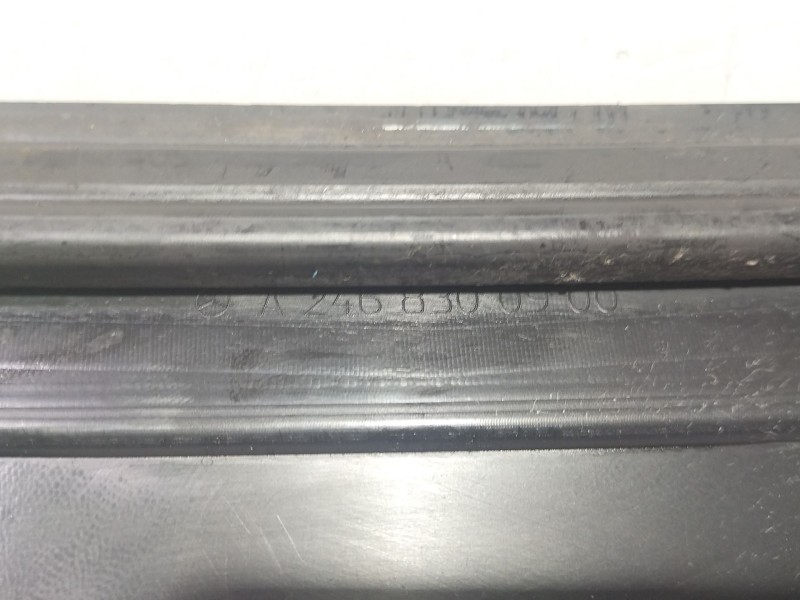 Recambio de moldura para mercedes-benz clase b sports tourer (w246, w242) b 180 cdi (246.200) referencia OEM IAM A2468300900  