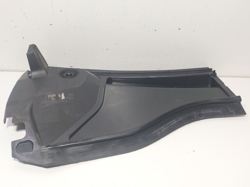 Recambio de moldura para mercedes-benz clase b sports tourer (w246, w242) b 180 cdi (246.200) referencia OEM IAM A2468300700  