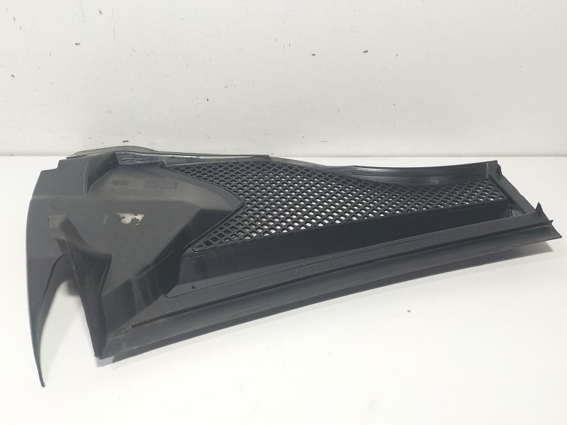 Recambio de moldura para mercedes-benz clase b sports tourer (w246, w242) b 180 cdi (246.200) referencia OEM IAM A2468350600  