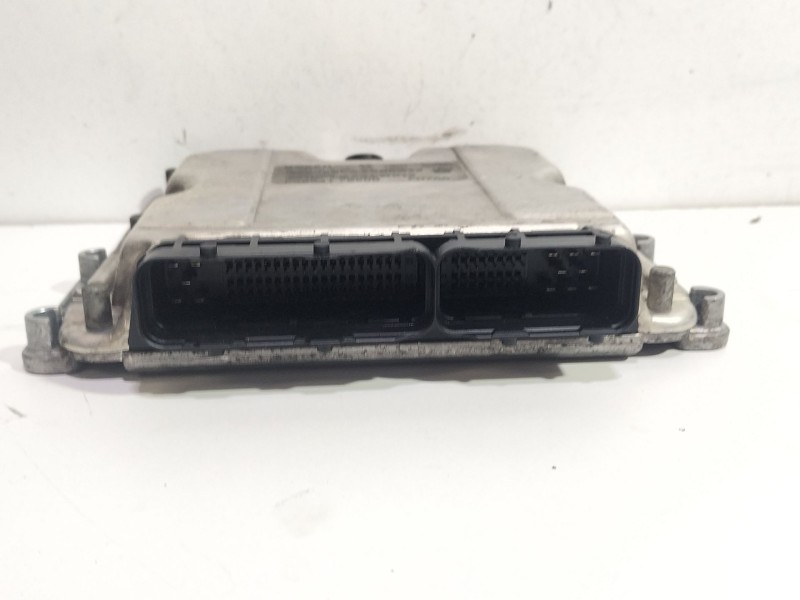 Recambio de centralita motor uce para chrysler jeep cherokee (kj) 2.5 crd básico referencia OEM IAM 0281010291  