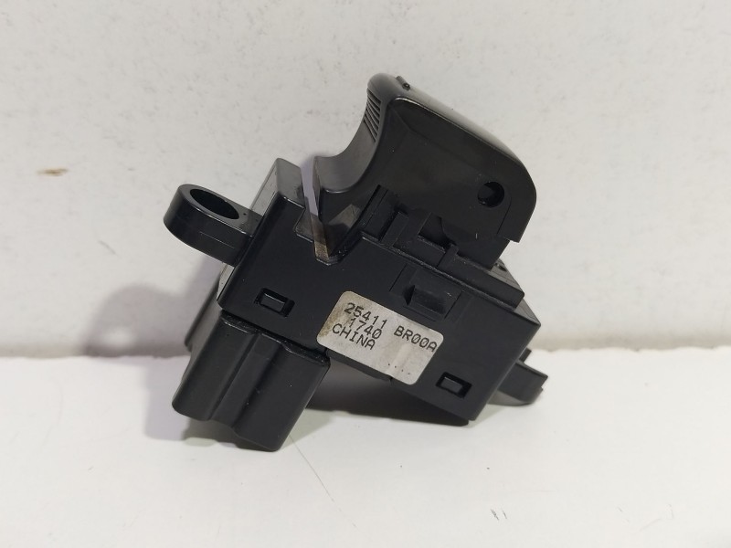 Recambio de mando elevalunas delantero derecho para nissan qashqai i (j10, nj10) 1.5 dci referencia OEM IAM 25411BR00A  