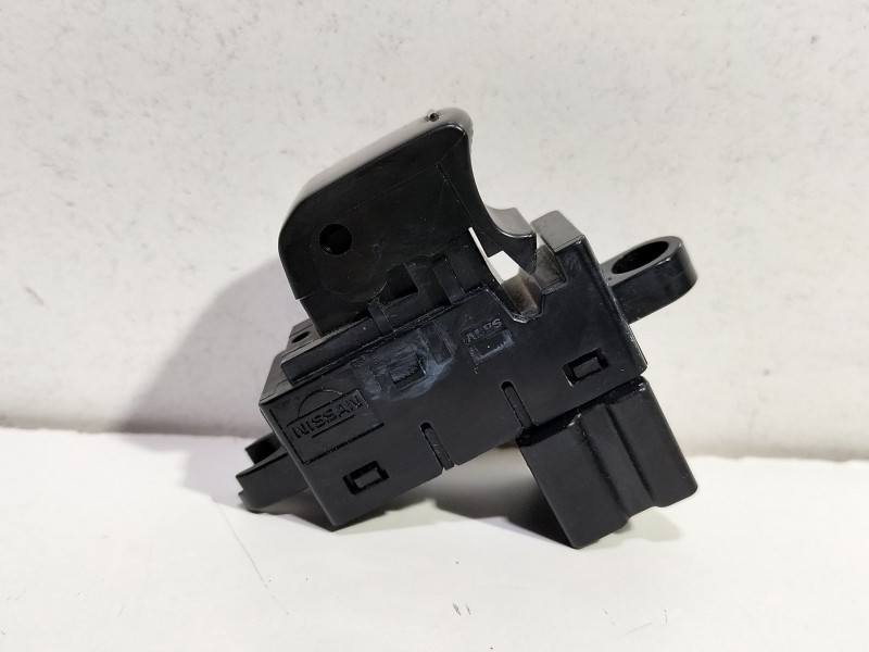 Recambio de mando elevalunas delantero derecho para nissan qashqai i (j10, nj10) 1.5 dci referencia OEM IAM 25411BR00A  