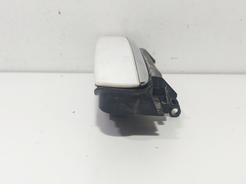 Recambio de maneta exterior delantera derecha para audi a3 (8p1) 1.6 tdi referencia OEM IAM 4B0839985  