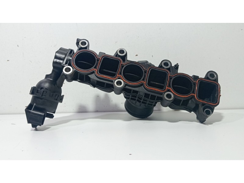 Recambio de colector admision para skoda fabia iii (nj3) 1.4 tdi referencia OEM IAM 04B129709B  