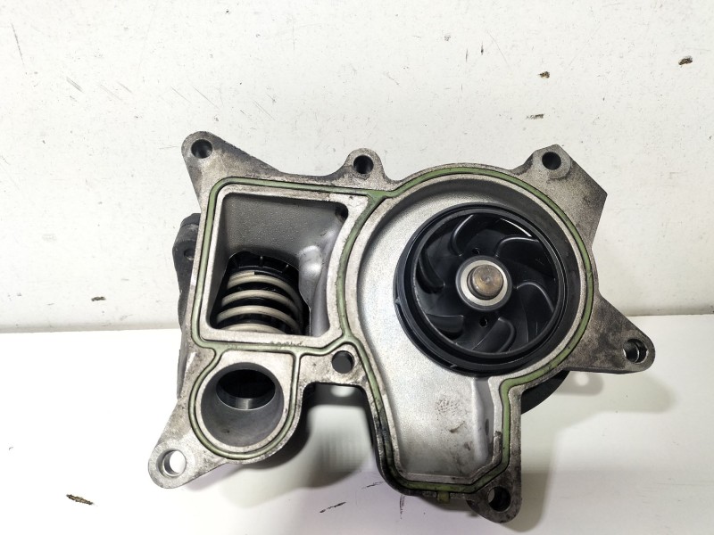 Recambio de bomba agua para bmw x3 (e83) 2.0 sd referencia OEM IAM 779764004  