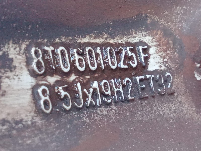 Recambio de llanta para audi a5 (8t3) 2.0 tdi referencia OEM IAM 8t0601025  