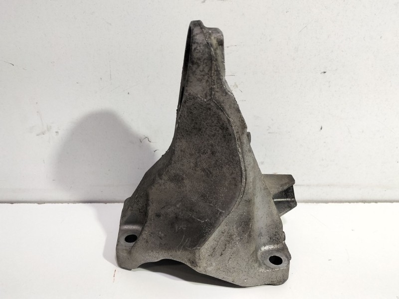 Recambio de soporte motor para bmw serie 1 berlina (e81/e87) 116d referencia OEM IAM 13807410  