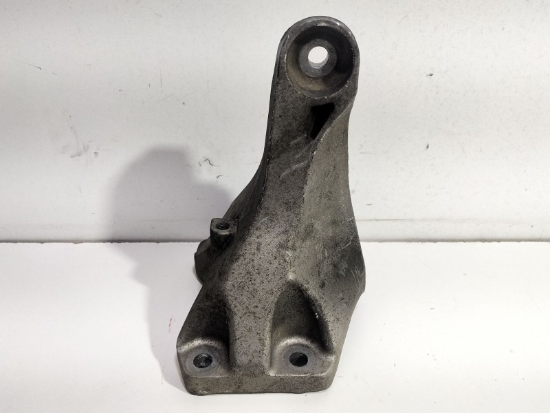 Recambio de soporte motor para bmw serie 1 berlina (e81/e87) 116d referencia OEM IAM 13807410  
