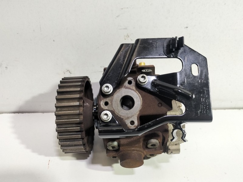 Recambio de bomba inyeccion para ford focus ii furgoneta/station wagon 1.6 tdci referencia OEM IAM 0445010102  