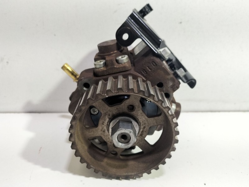 Recambio de bomba inyeccion para ford focus ii furgoneta/station wagon 1.6 tdci referencia OEM IAM 0445010102  