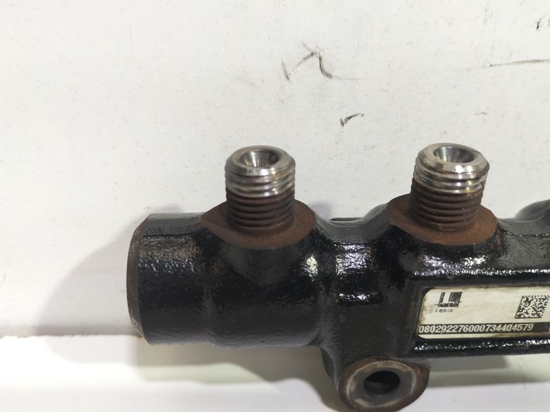 Recambio de rampa inyectora para peugeot 5008 (0u_, 0e_) 1.6 hdi referencia OEM IAM 9654592680  