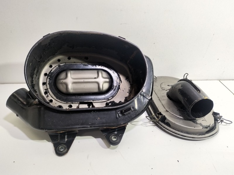 Recambio de caja filtro aire para mitsubishi montero (l040) 2500 td (2-ptas.) referencia OEM IAM MONTERO (L040) 2500 TD (2-ptas.