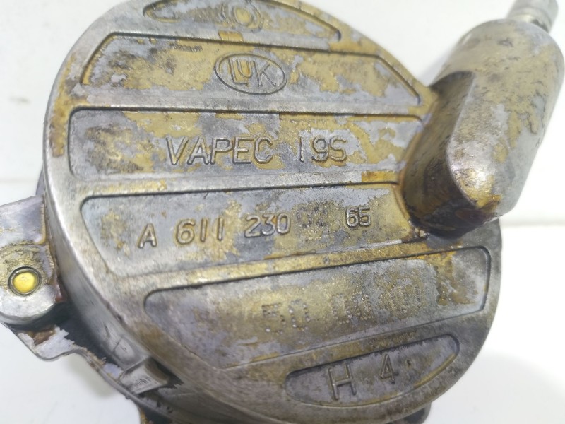 Recambio de depresor freno / bomba vacio para mercedes-benz sprinter 02.00  caja abierta 2.2 cdi cat referencia OEM IAM A6112300