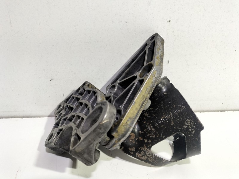 Recambio de soporte filtro gasoil para mercedes-benz sprinter 02.00  caja abierta 2.2 cdi cat referencia OEM IAM 6110981139  