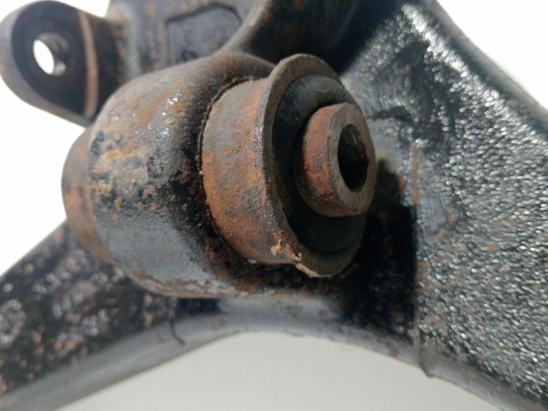 Recambio de brazo suspension inferior delantero derecho para chrysler jeep cherokee (kj) 2.5 crd básico referencia OEM IAM 52088