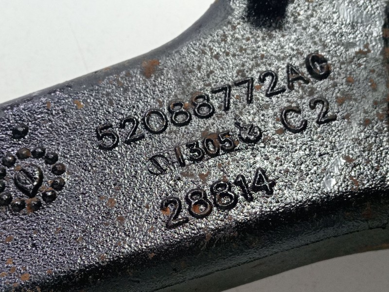 Recambio de brazo suspension inferior delantero derecho para chrysler jeep cherokee (kj) 2.5 crd básico referencia OEM IAM 52088